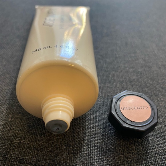 JOSIE MARAN
WHIPPED ARGAN OIL BODY BUTTER
ultra-hydrating - Picture 5 of 5